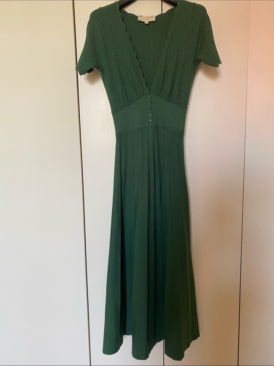 Sezane Dresses & Skirts - Sezane DAHLIA Dark Green Ribbed V-Neck Midi Dress
